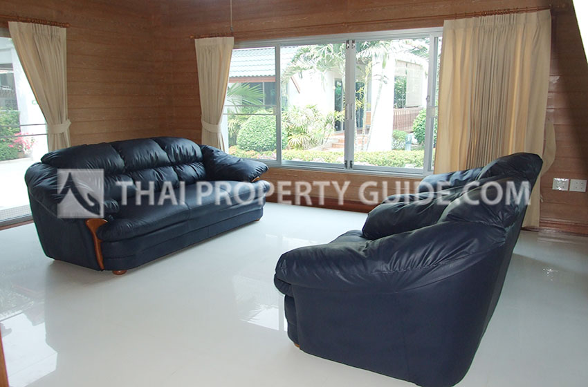 House with Shared Pool in Sukhumvit 